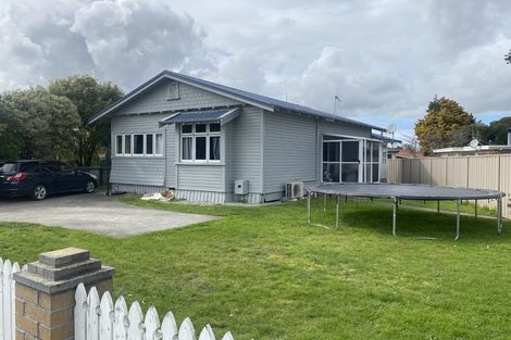Photo of property in 392 Gloucester Street, Taradale, Napier, 4112