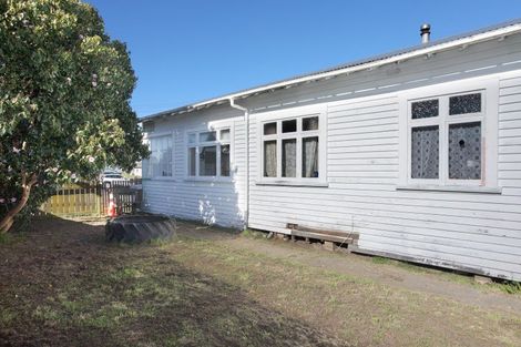 Photo of property in 42 Stewart Street, Marton, 4710