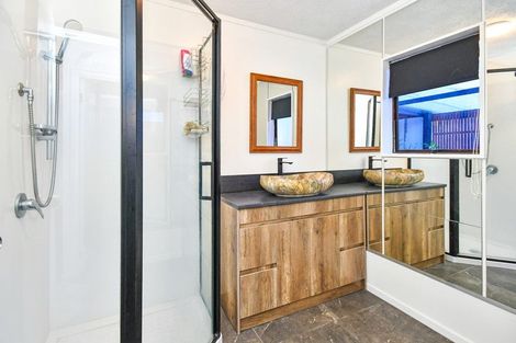 Photo of property in 2/79 Cambridge Terrace, Papatoetoe, Auckland, 2025