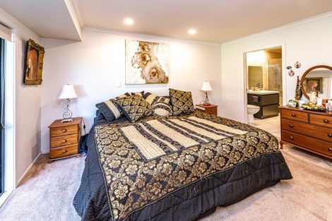 Photo of property in Caversham Park, 2/2 Caversham Road, Westmere, Whanganui, 4501