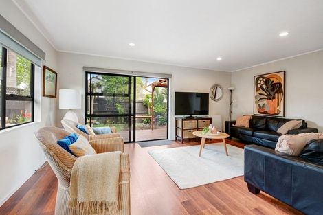 Photo of property in 1/2 Carl Place, Unsworth Heights, Auckland, 0632