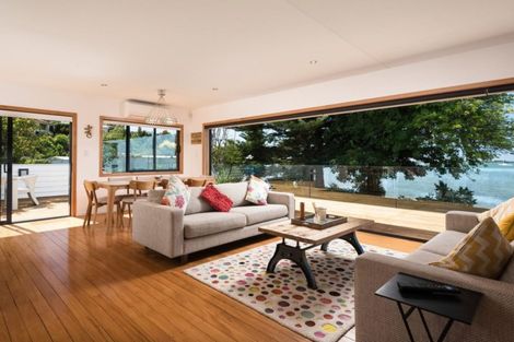 Photo of property in 12 Beach Grove, Omokoroa, 3114