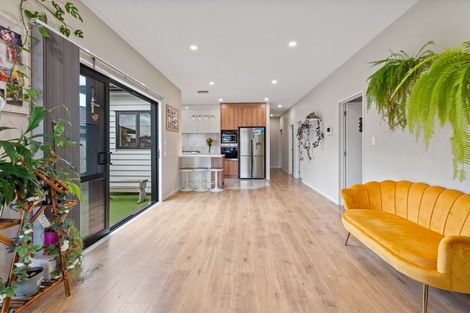 Photo of property in 5 Sapwood Crescent, Takanini, 2110