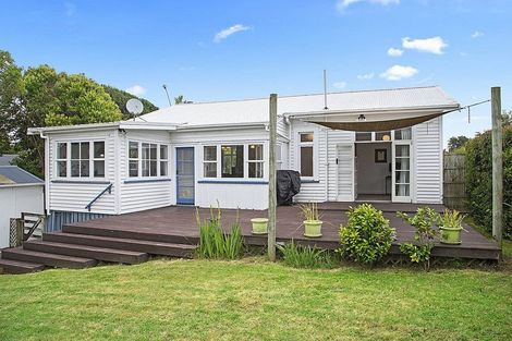 Photo of property in 68 Victoria Avenue, Waiuku, 2123