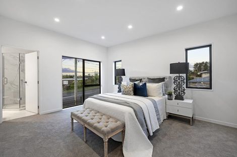 Photo of property in 41a Sunnynook Road, Forrest Hill, Auckland, 0620