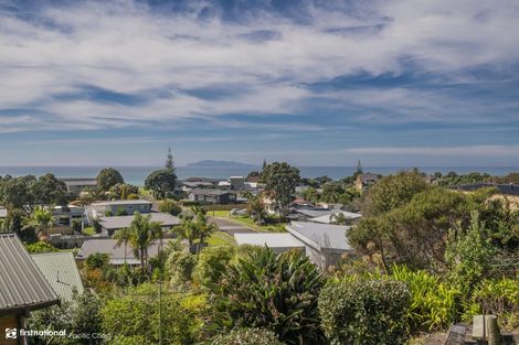 Photo of property in 35 Whiritoa Beach Road, Whiritoa, Whangamata, 3691
