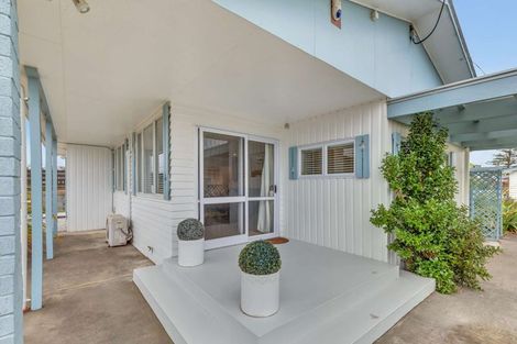 Photo of property in 4 Thomas Place, Foxton Beach, Foxton, 4815