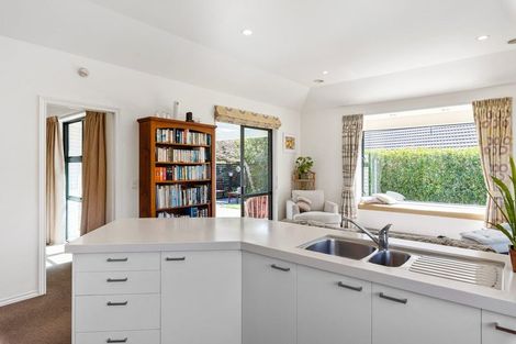 Photo of property in 4 Maple Lane, Waikanae, 5036