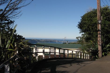 Photo of property in 18 Salford Street, Newlands, Wellington, 6037