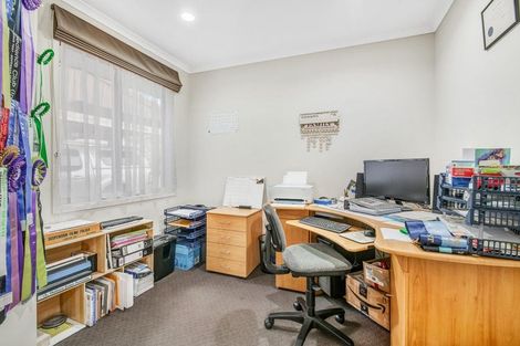 Photo of property in 42 Manuka Grove, Helensville, 0875