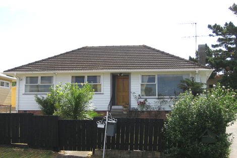 Photo of property in 1/16 Japonica Drive, Beach Haven, Auckland, 0626
