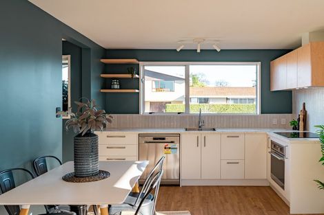 Photo of property in 18 Sawtell Place, Northcote, Christchurch, 8052