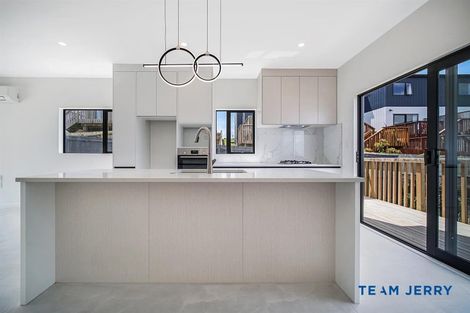 Photo of property in 1 Papauma Place, Papakura, 2110
