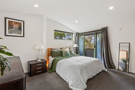 Photo of property in 1/16 Glade Place, Birkenhead, Auckland, 0626