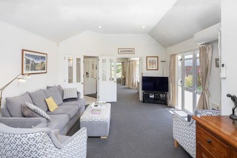 Photo of property in 9 Tavistock Place, Russley, Christchurch, 8042