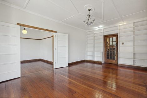 Photo of property in 5 Grosvenor Terrace, Wadestown, Wellington, 6012