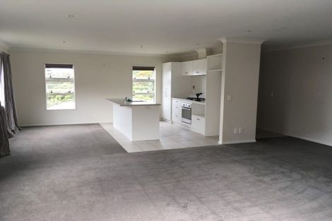 Photo of property in 10 Moonraker Place, Whitby, Porirua, 5024