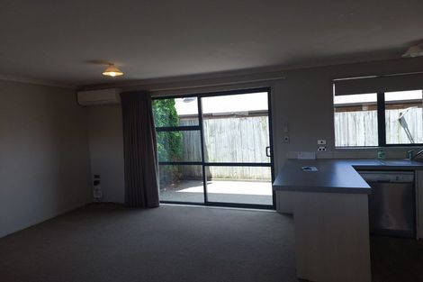 Photo of property in 108u3 Old Farm Road, Hamilton East, Hamilton, 3216