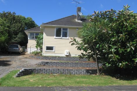 Photo of property in 6 Greenslade Crescent, Northcote, Auckland, 0627
