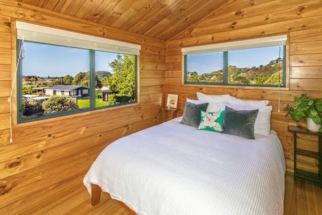 Photo of property in 2 Emmerdale Drive, Hahei, Whitianga, 3591
