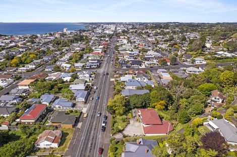 Photo of property in 331 Devon Street West, New Plymouth, 4310