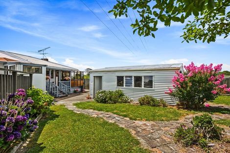 Photo of property in 83 Glen Marine Parade, Glendene, Auckland, 0602