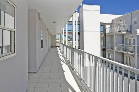 Photo of property in Luxford Villas, 308/72u Herald Street, Berhampore, Wellington, 6023