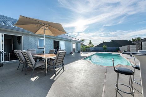 Photo of property in 6 John Brooke Crescent, East Tamaki Heights, Auckland, 2016