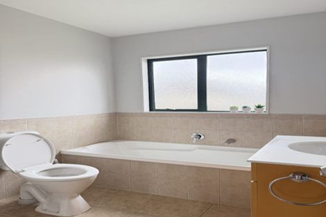 Photo of property in 38 Maypark Crescent, Flat Bush, Auckland, 2016