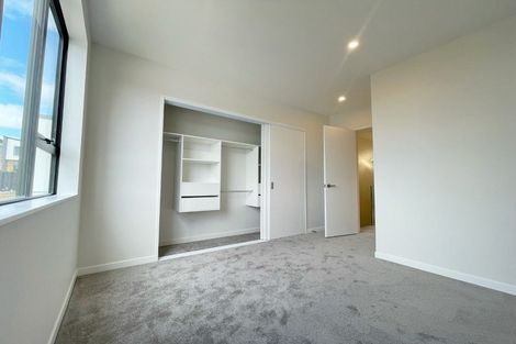 Photo of property in 19 Kuaha Road, Massey, Auckland, 0614