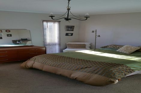 Photo of property in 2/16 Shanaway Rise, Hillcrest, Auckland, 0627