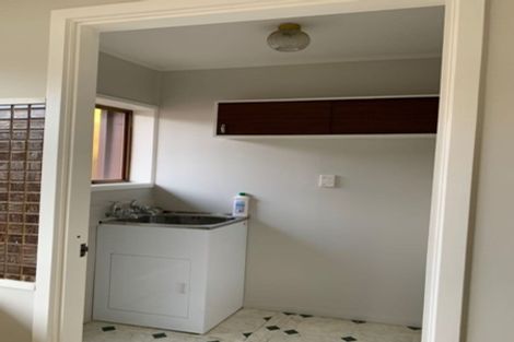 Photo of property in 2/48 Stanniland Street, Sunnyhills, Auckland, 2010