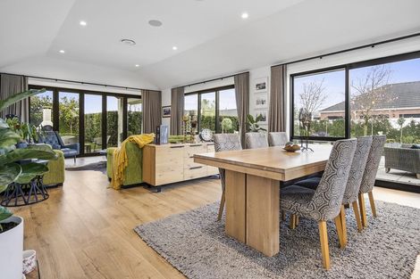 Photo of property in 119 Saint Kilda Road, Cambridge, 3434