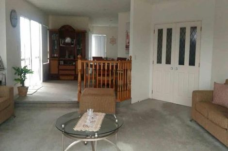 Photo of property in 58 Sunset Road, Unsworth Heights, Auckland, 0632