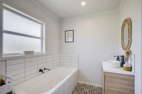 Photo of property in 38 James Foley Avenue, Pirimai, Napier, 4112