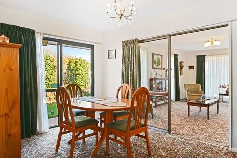 Photo of property in 40 Ambleside Drive, Burnside, Christchurch, 8053