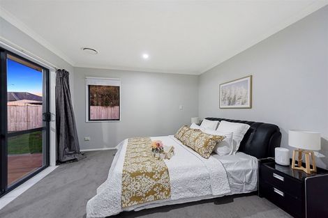 Photo of property in 40a Cairns Crescent, Rototuna, Hamilton, 3210