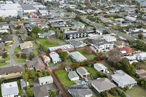 Photo of property in 1/7 Rewarewa Road, Te Atatu Peninsula, Auckland, 0610