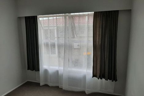 Photo of property in 1/3 Finn Place, Totara Vale, Auckland, 0629