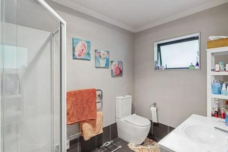 Photo of property in 37 Ashleigh Way, Waikanae Beach, Waikanae, 5036