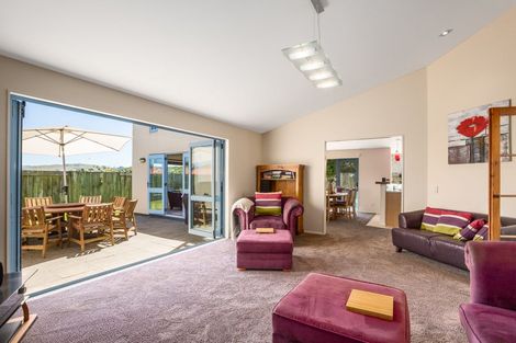 Photo of property in 60 Navigation Drive, Whitby, Porirua, 5024