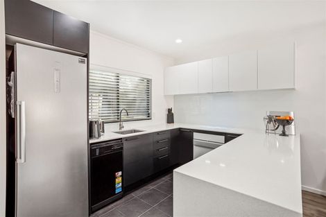 Photo of property in 15 Butia Avenue, Henderson, Auckland, 0612