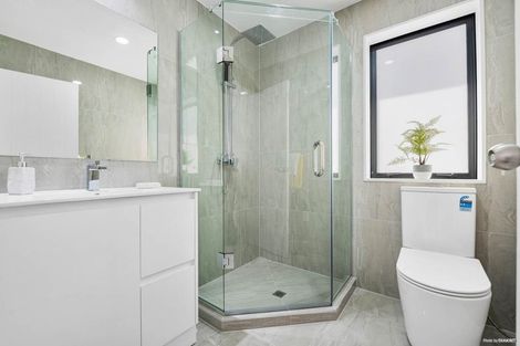 Photo of property in 7 Liban Place, Massey, Auckland, 0614