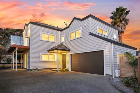 Photo of property in 352 East Coast Road, Sunnynook, Auckland, 0630