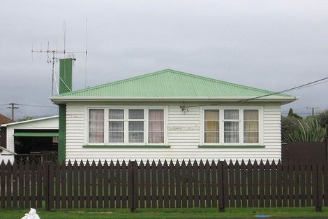 Photo of property in 11 Mckenzie Street, Levin, 5510