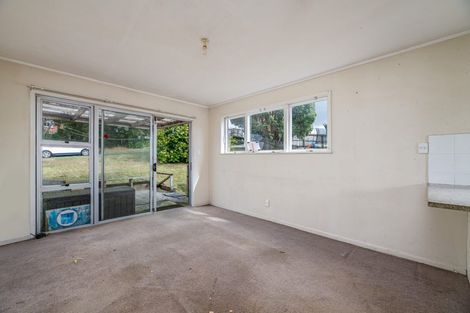 Photo of property in 1/2 Kashmir Road, Glen Eden, Auckland, 0602