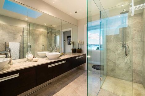 Photo of property in 41 Seaview Avenue, Northcote, Auckland, 0627