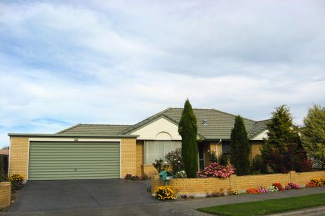 Photo of property in 15 Showgate Avenue, Sockburn, Christchurch, 8042