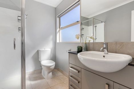 Photo of property in 26 Heidi Crescent, Flat Bush, Auckland, 2016