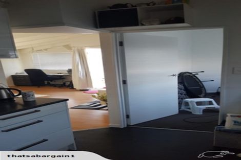 Photo of property in 18/125u Queens Drive, Lyall Bay, Wellington, 6022